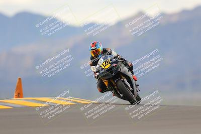 media/Sep-11-2022-SoCal Trackdays (Sun) [[81b7e951af]]/Turn 9 (930am)/